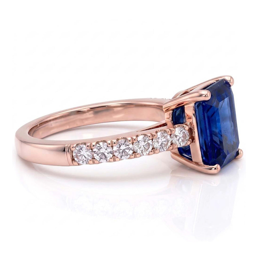 Anello solitario con zaffiro blu smeraldo con accenti di diamante 3 carati