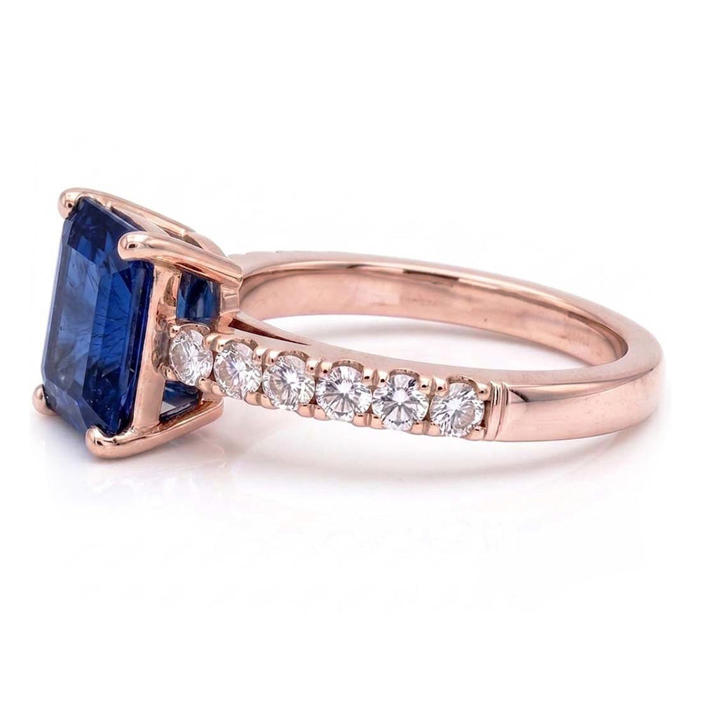 Anello solitario con zaffiro blu smeraldo con accenti di diamante 3 carati