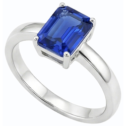 Anello solitario con zaffiro dello Sri Lanka a forma di smeraldo da 1,50 carati