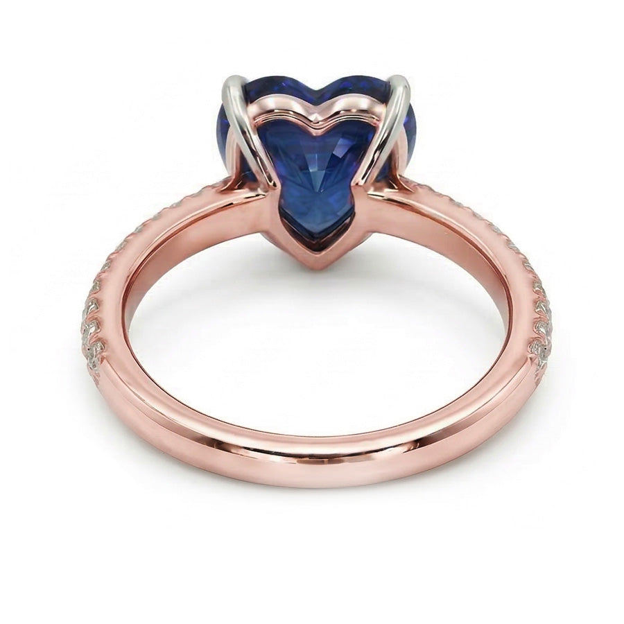 Anello solitario cuore zaffiro blu con pavé di diamanti 3.50 carati