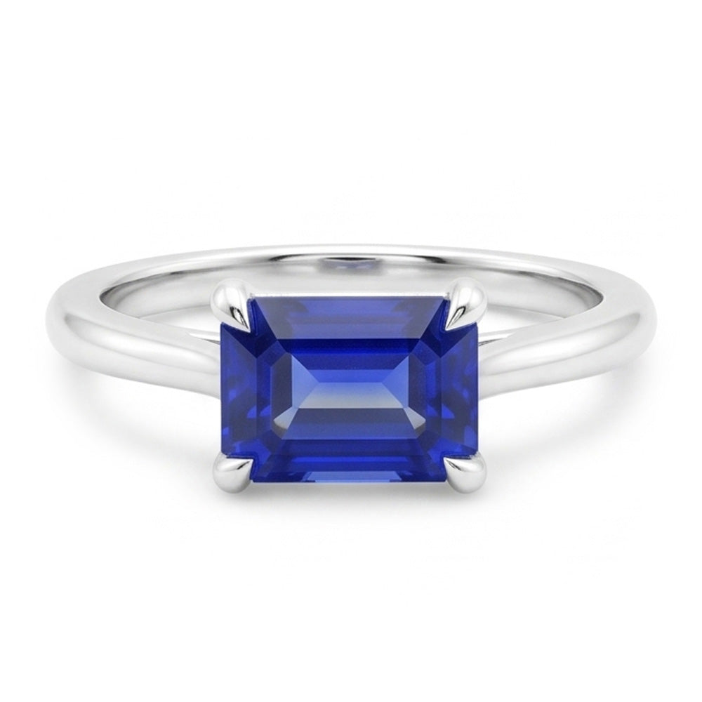Anello solitario da donna. 2 carati. set di griffe. zaffiro Srilanka taglio smeraldo