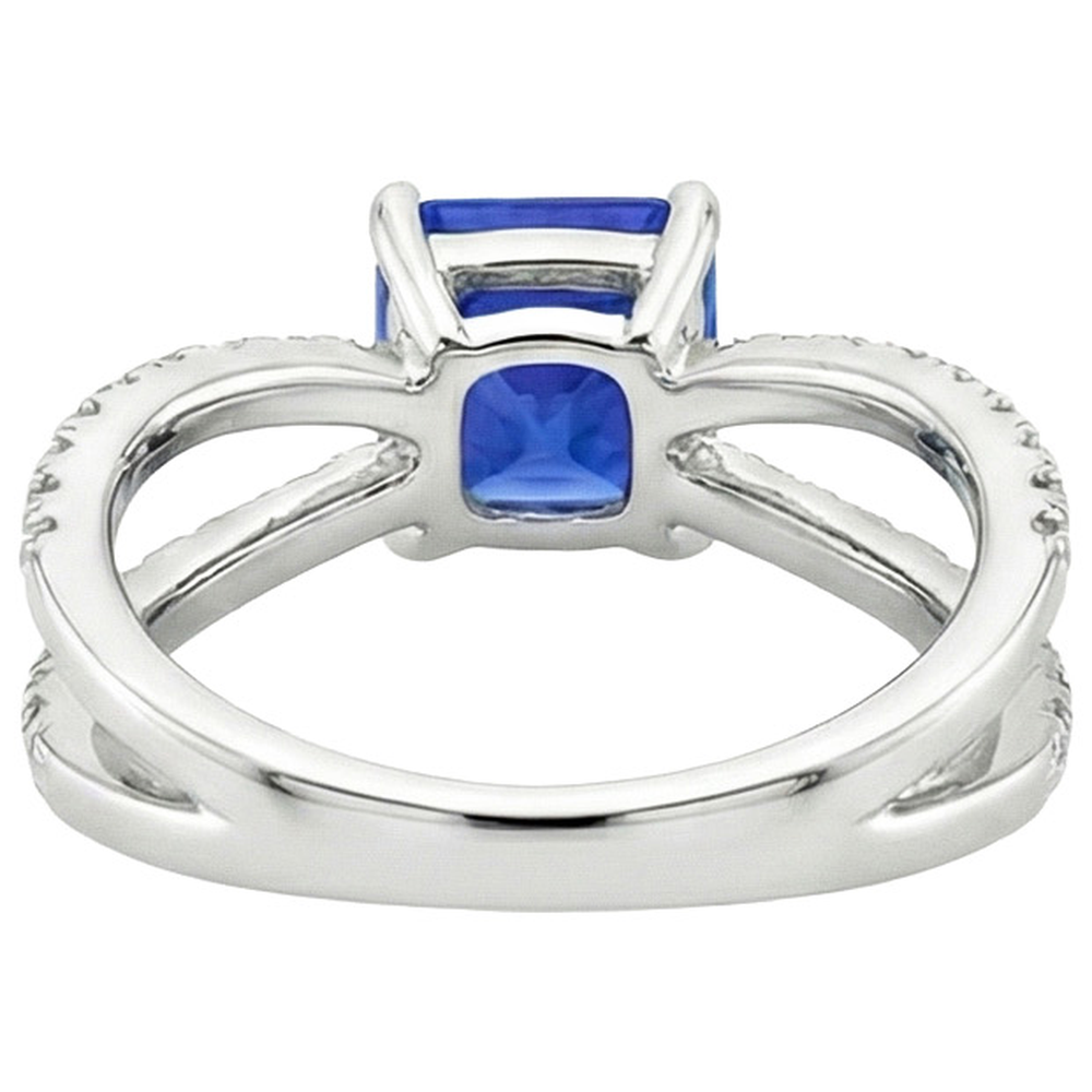 Anello solitario in oro con zaffiro blu e accenti gambo diviso 2.75 carati