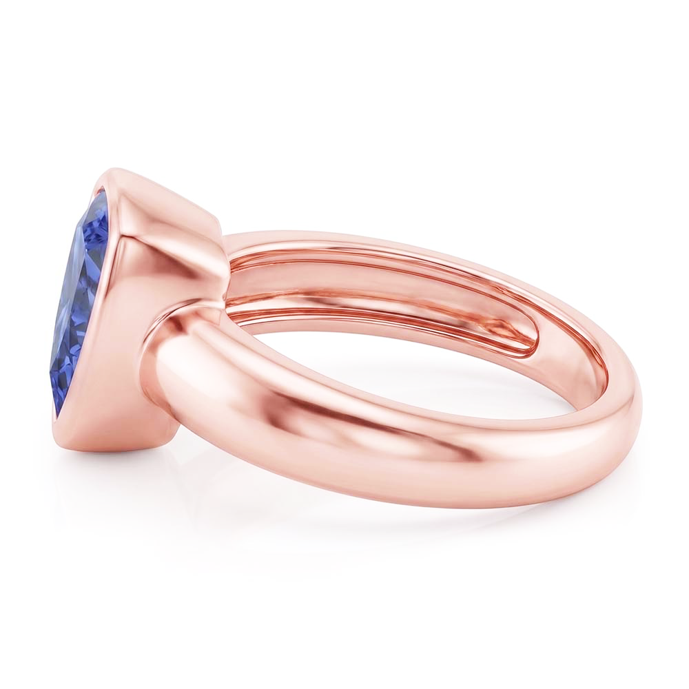 Anello solitario in oro rosa 2 carati con castone in zaffiro blu taglio trilioni