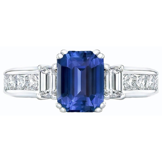 Anello taglio smeraldo con 3 pietre blu zaffiro e diamanti principessa 4 carati