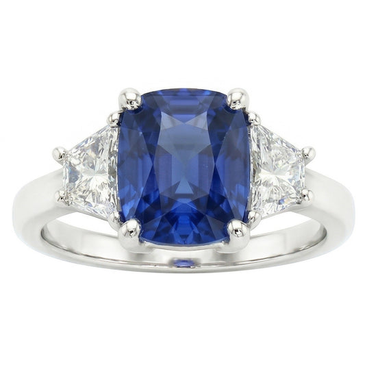 Anello trapezoidale con diamante e cuscino zaffiro blu 3 pietre 2.50 carati
