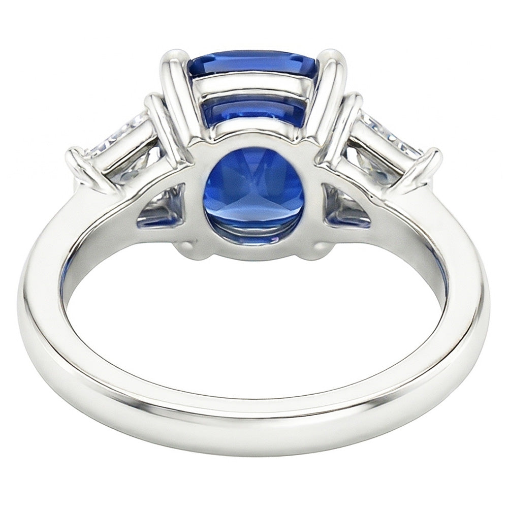 Anello trapezoidale con diamante e cuscino zaffiro blu 3 pietre 2.50 carati