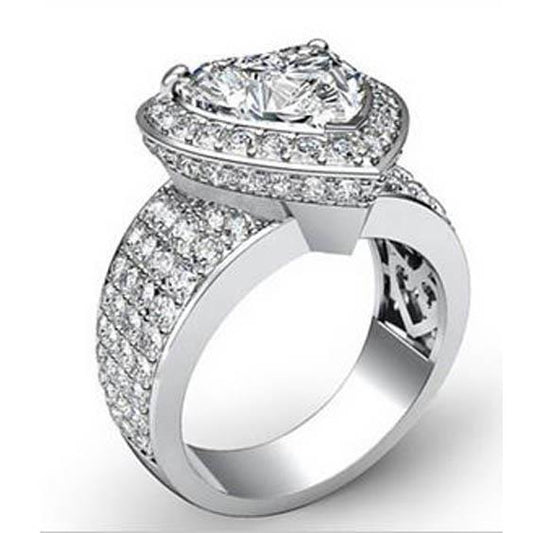 Anello Aureola Con Vero Diamante A Cuore Da 7.50 Carati Oro Bianco 14K