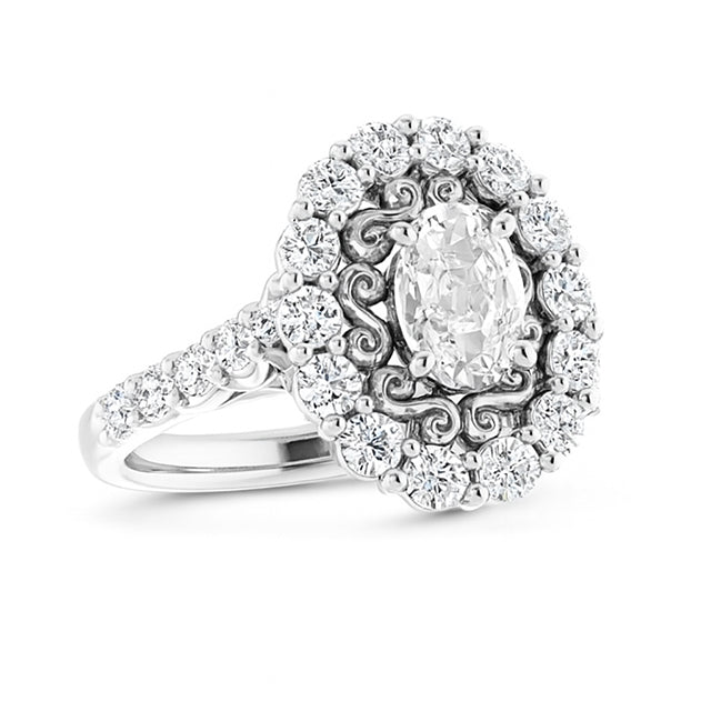 Anello Con Alone Ovale Taglio Antico In Stile Vintage Da 6,25 Carati Con Diamanti Naturali Estratti Dalla Terra Incastonati A Griffe