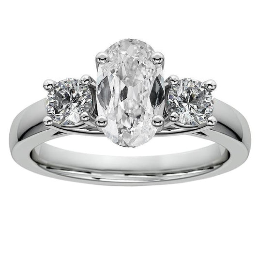 Anello Con Tre Pietre Ovali Con Genuino Diamanti Taglio Vecchio Miniera 7.50 Carati In Oro Bianco