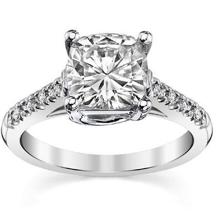 Anello Di Fidanzamento Con Aureola A Cuscino E Genuino Diamanti A Taglio Rotondo Da 3 Ct. Oro Bianco 14K