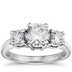 Anello Di Fidanzamento Con Naturale Diamante Da 2,50 Carati A Tre Pietre Con Taglio Rotondo