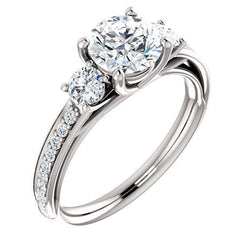 Anello Di Fidanzamento Con Tre Pietre Di Vero Diamanti Brillanti Rotondi Da 2.04 Carati