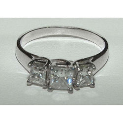 Anello Di Fidanzamento Con Vero Diamante Taglio Principessa Da 2.01 Ct. Tre Pietre