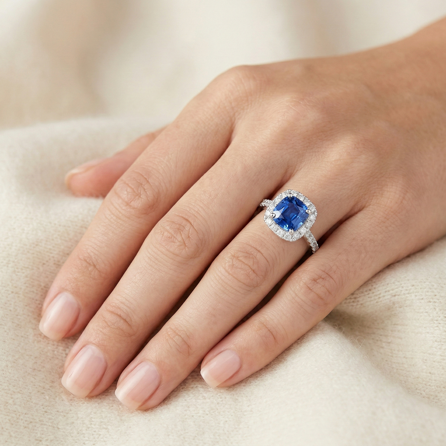 Anello Di Fidanzamento Con Zaffiro Blu