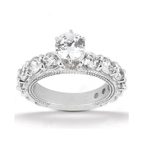 Anello Di Fidanzamento In Stile Antico Con Naturale Diamanti. 6.75 Carati. Oro Bianco 14K