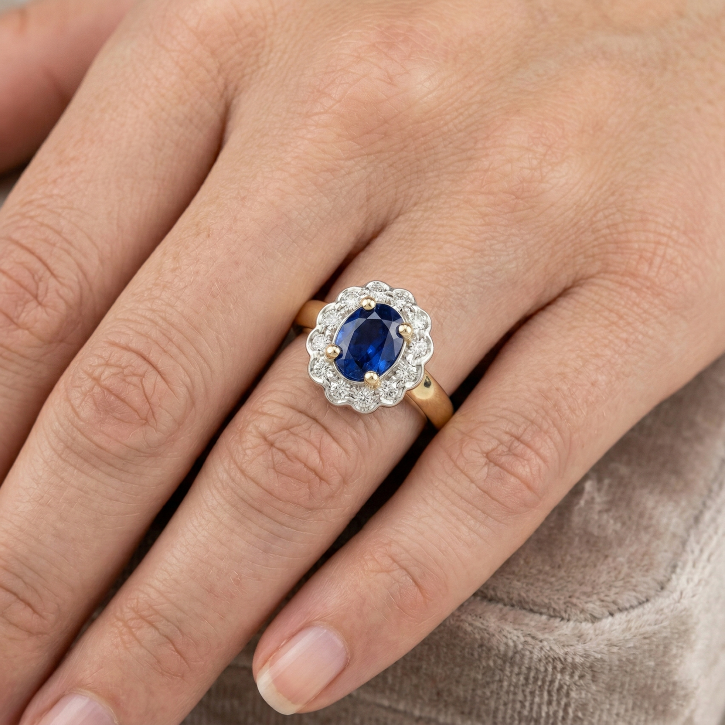 Anello Halo 2,25 carati. Sri Lanka Sapphire Diamonds Two Tone New con oro giallo e bianco 14K