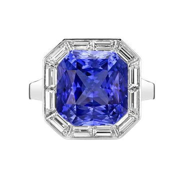 Anello Halo 3,50 carati Zaffiro blu radiante e diamanti Baguette in oro bianco 14K