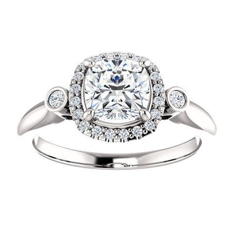 Anello Halo Con Naturale Diamante Centrale Con Tre Pietre Da 1,26 Ct, Oro Bianco 14K