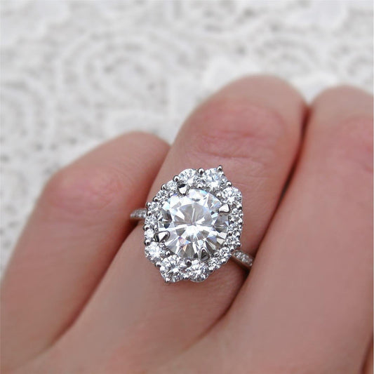 Anello Halo Per Anniversario Di Matrimonio Con Naturale Diamante Rotondo 2,50 Carati In Oro Bianco 14K