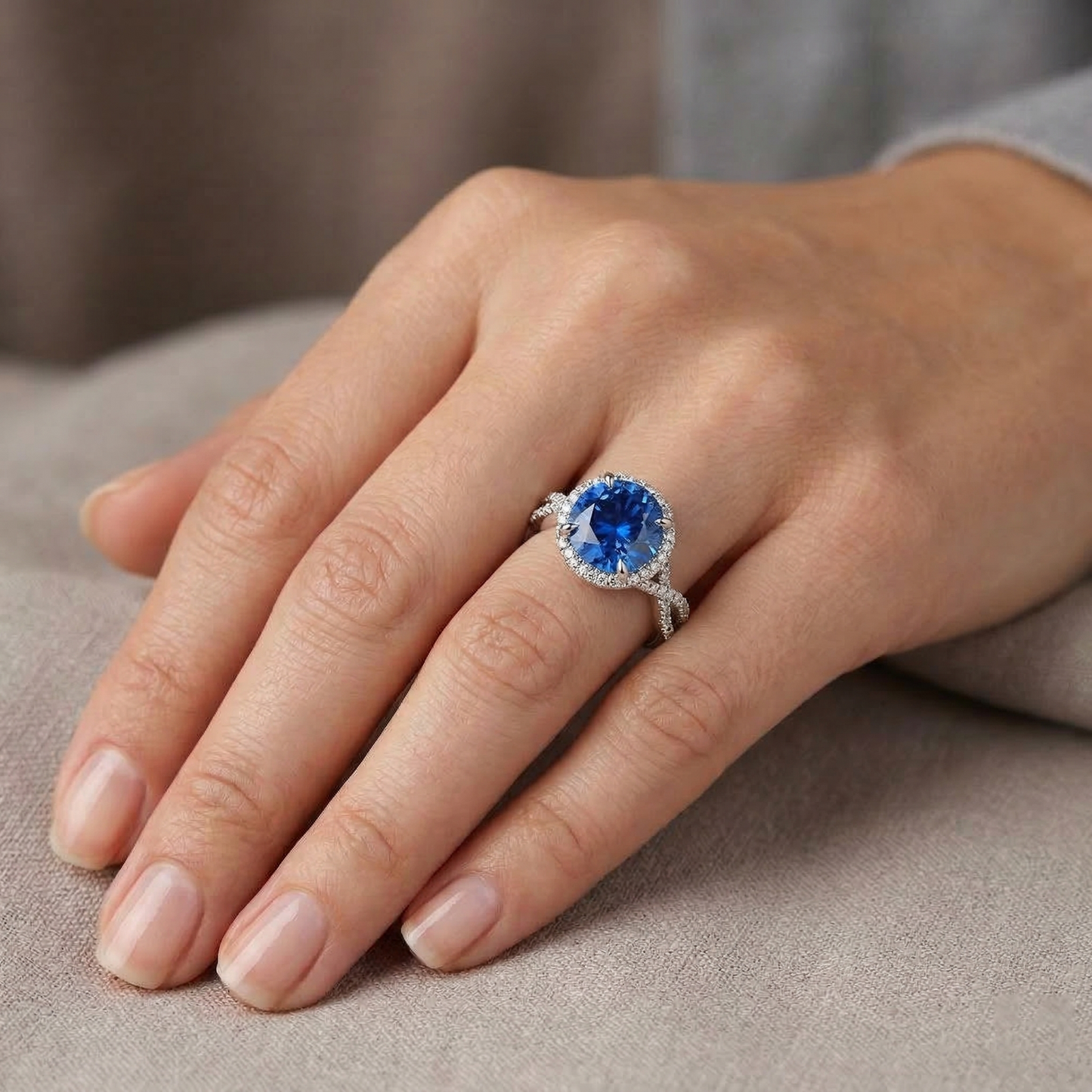 vero round diamante 4.85carati anello su bianco