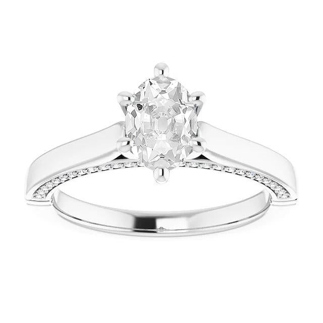 Anello Ovale In Oro Da Vecchio Minatore Con Naturale Diamante A Griffe Con Gambo Affusolato Da 4.25 Carati