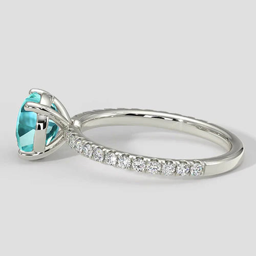 Anello Paraiba bluastro con accenti di diamanti rotondi