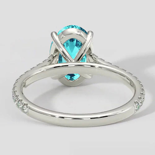Anello Paraiba taglio ovale con accenti laterali