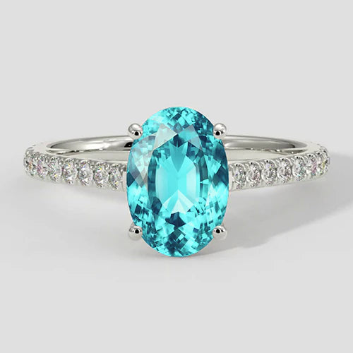 Anello Paraiba taglio ovale con accenti laterali