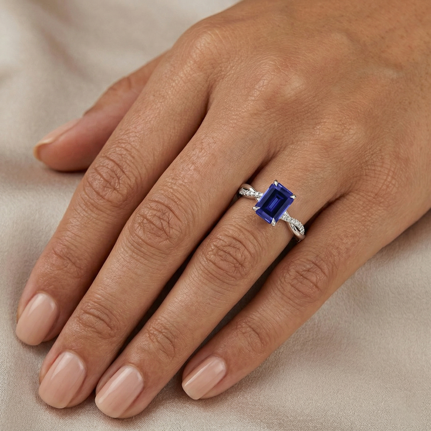Anello Zaffiro Taglio Smeraldo