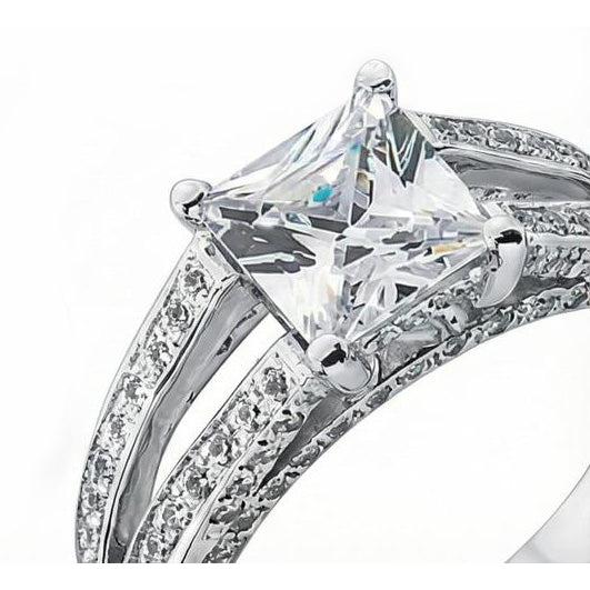 Anello Fantasia Anniversario Diamante 3,51 Carati Principessa Diamante Oro Bianco