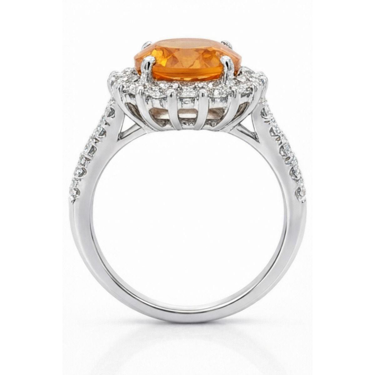 Anello Madeira in oro bianco 14K con citrino e diamanti 22.50 carati