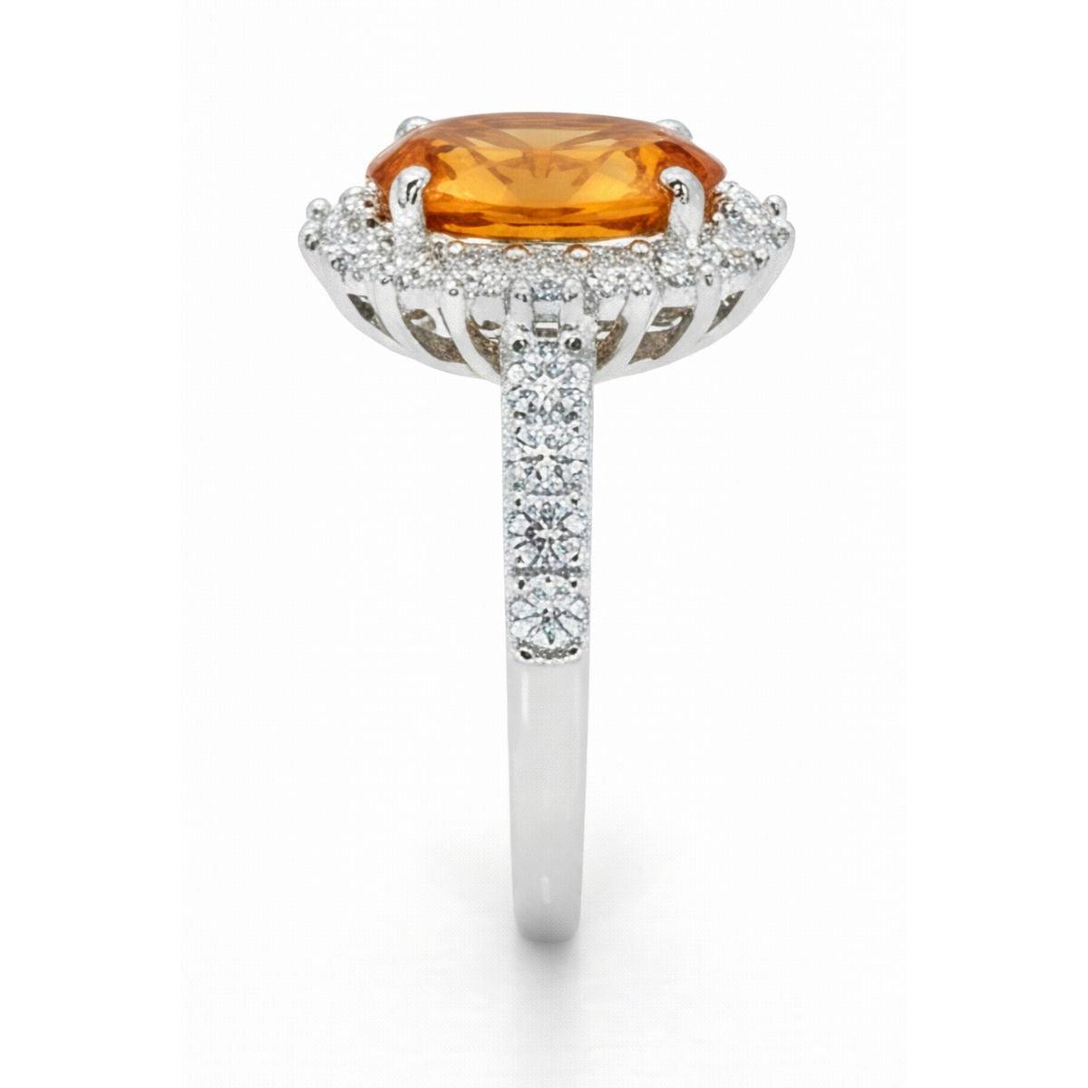 Anello Madeira in oro bianco 14K con citrino e diamanti 22.50 carati