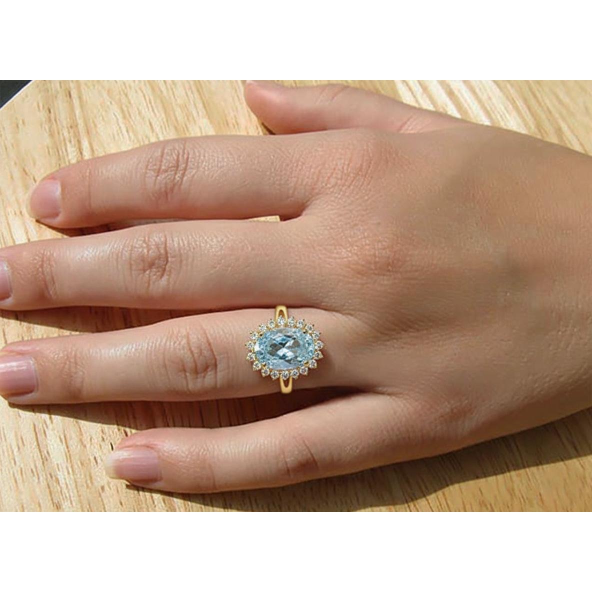 Anello di fidanzamento in oro bianco 14k con acquamarina e diamanti 9 ct