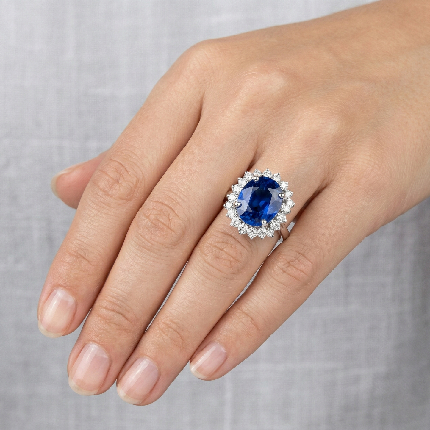 Anello con Zaffiro Ceylon Taglio Ovale E Rotondo, 8 Carati, Diamanti Naturali Autentici ( non creati in laboratorio ) WG 14K