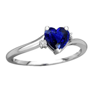 Anello con cuore 1,75 carati zaffiro blu e piccoli diamanti tondi 3 pietre in oro bianco 14K