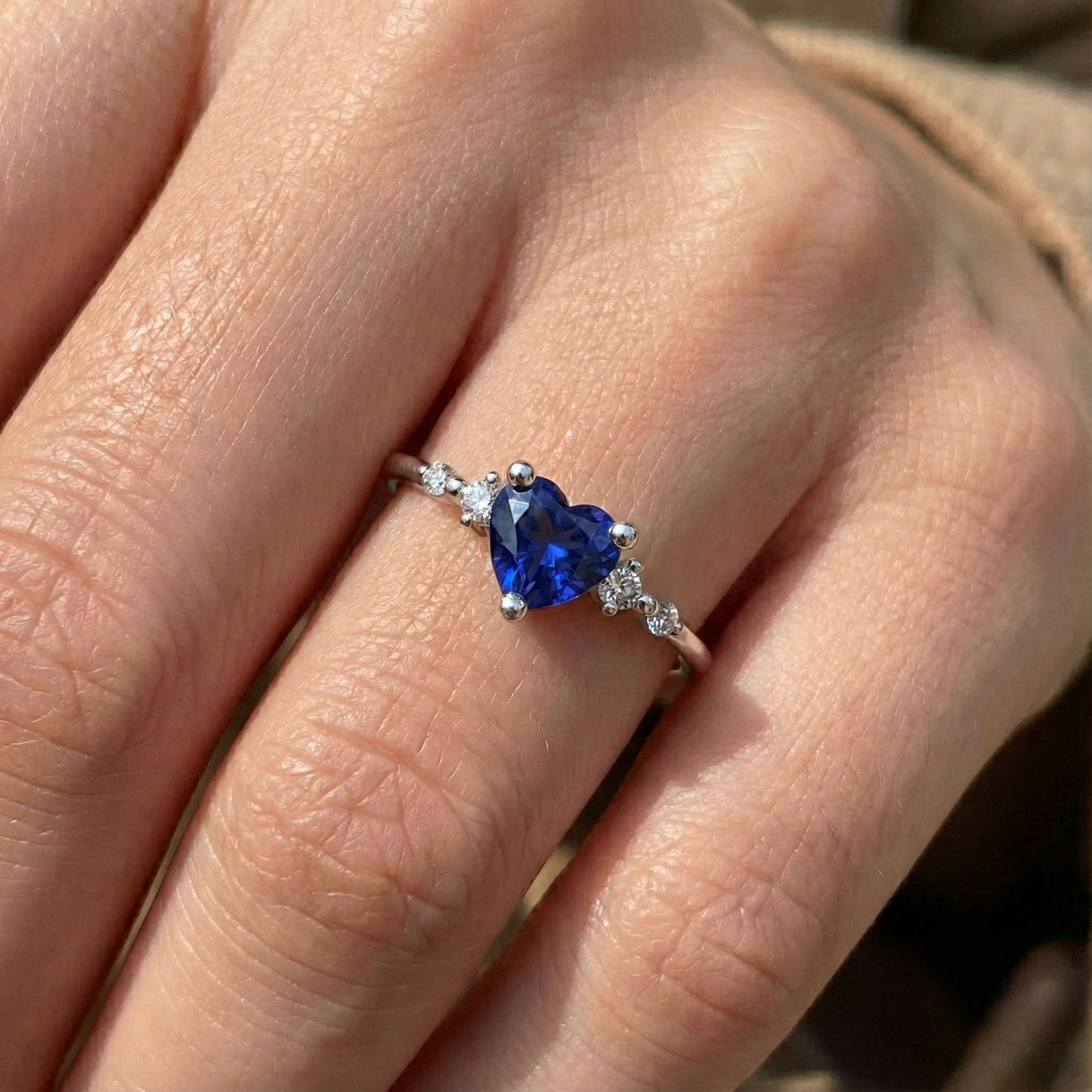 Anello con diamante 1.25 carati cuore zaffiro blu 5 pietre 14K Gioielli in oro bianco