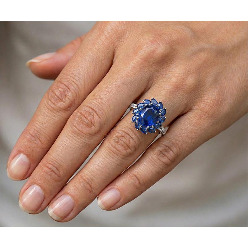 Anello con zaffiro dello Sri Lanka ovale e marquise da 10,50 carati in oro bianco 14K