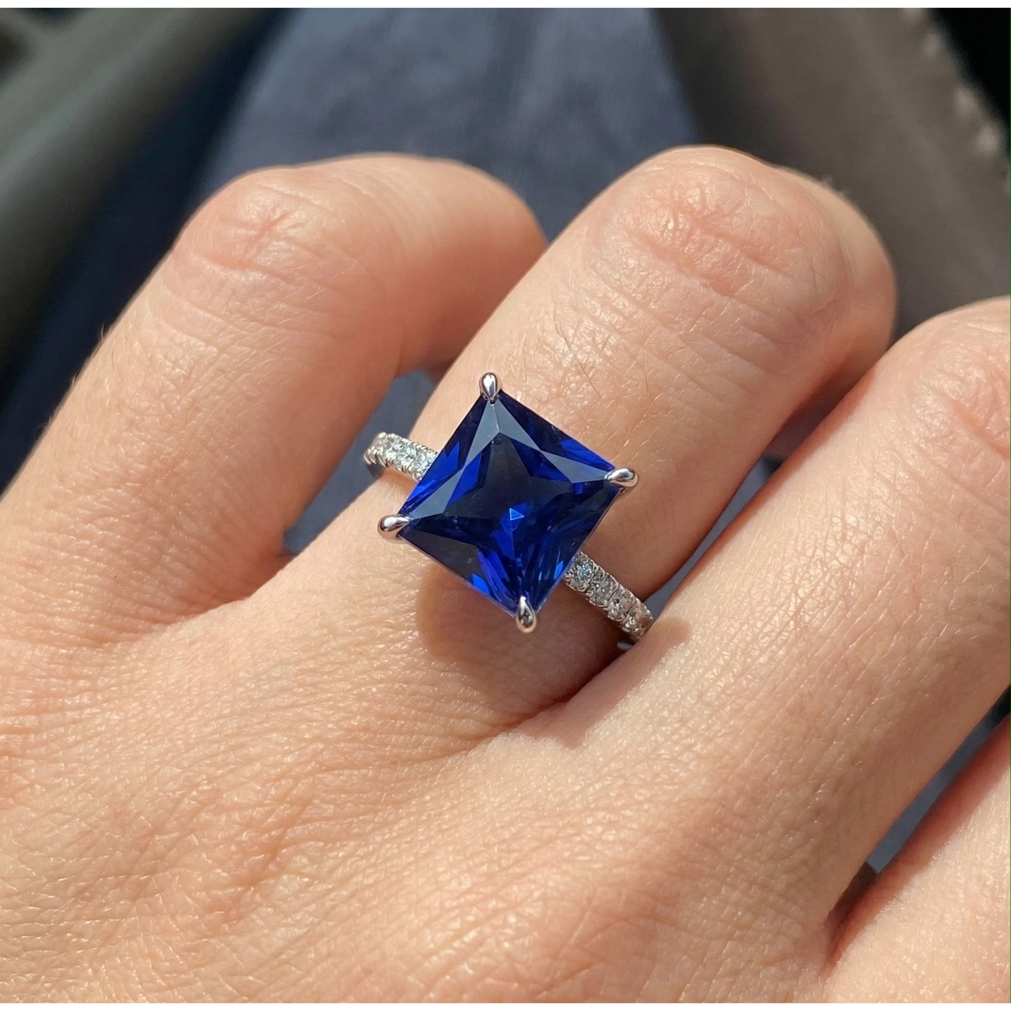 Anello di fidanzamento con diamante da donna con zaffiro di Ceylon taglio principessa 4.75 carati