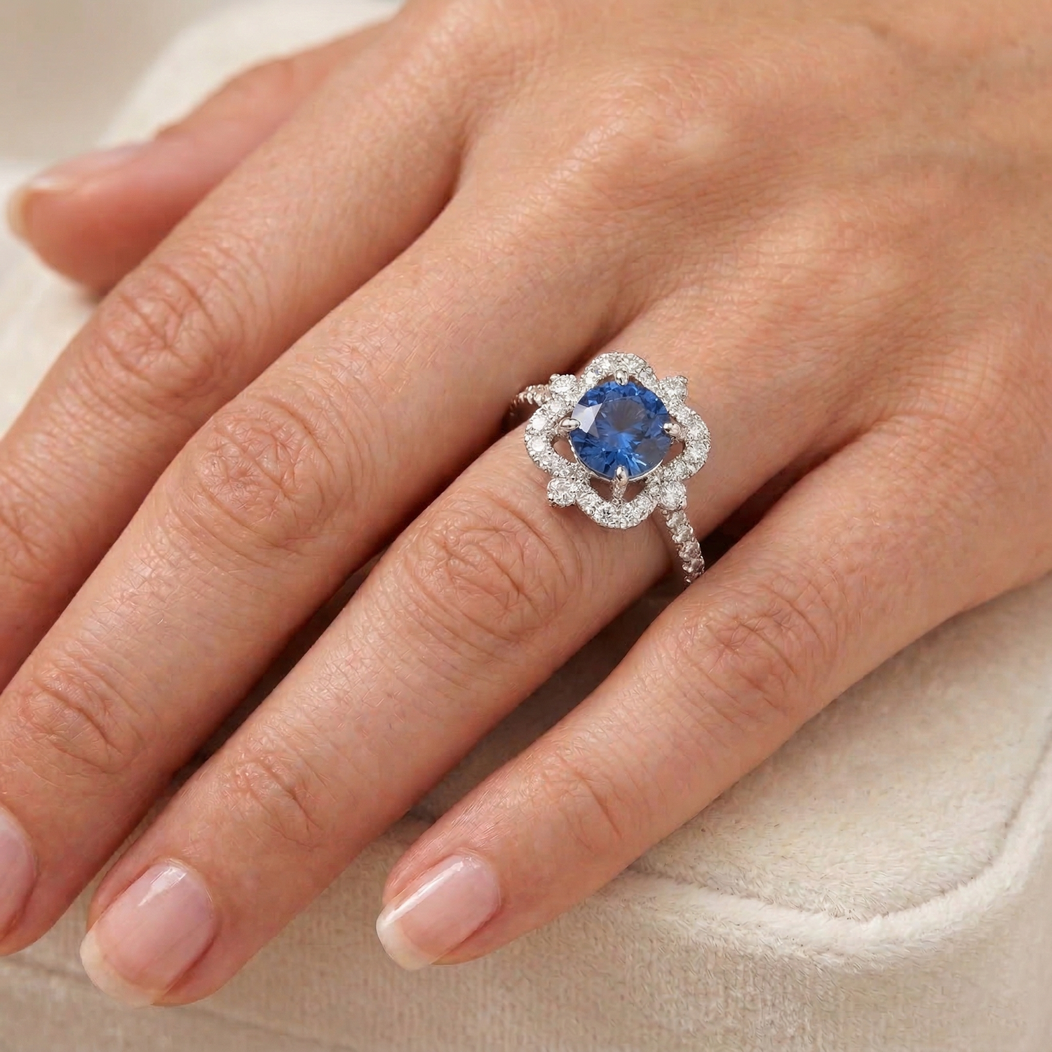 vero round diamante 4.30carati anello con accenti diamanti