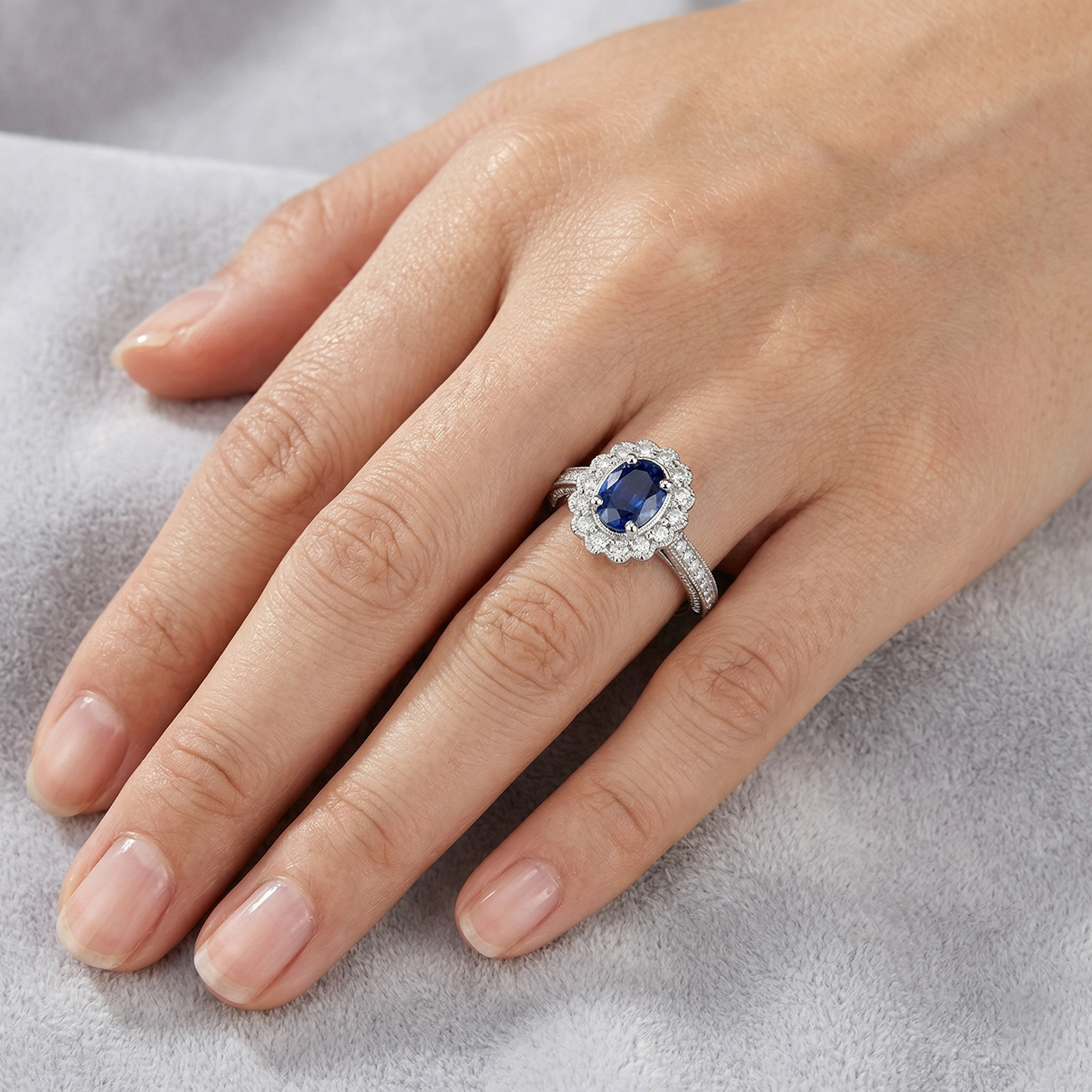 vero round diamante 2carati anello su bianco