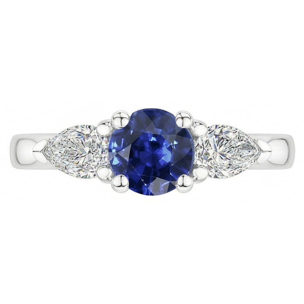 Anello rotondo in zaffiro blu naturale con tre pietre di diamante a forma di pera da 1,50 carati e oro bianco 14K