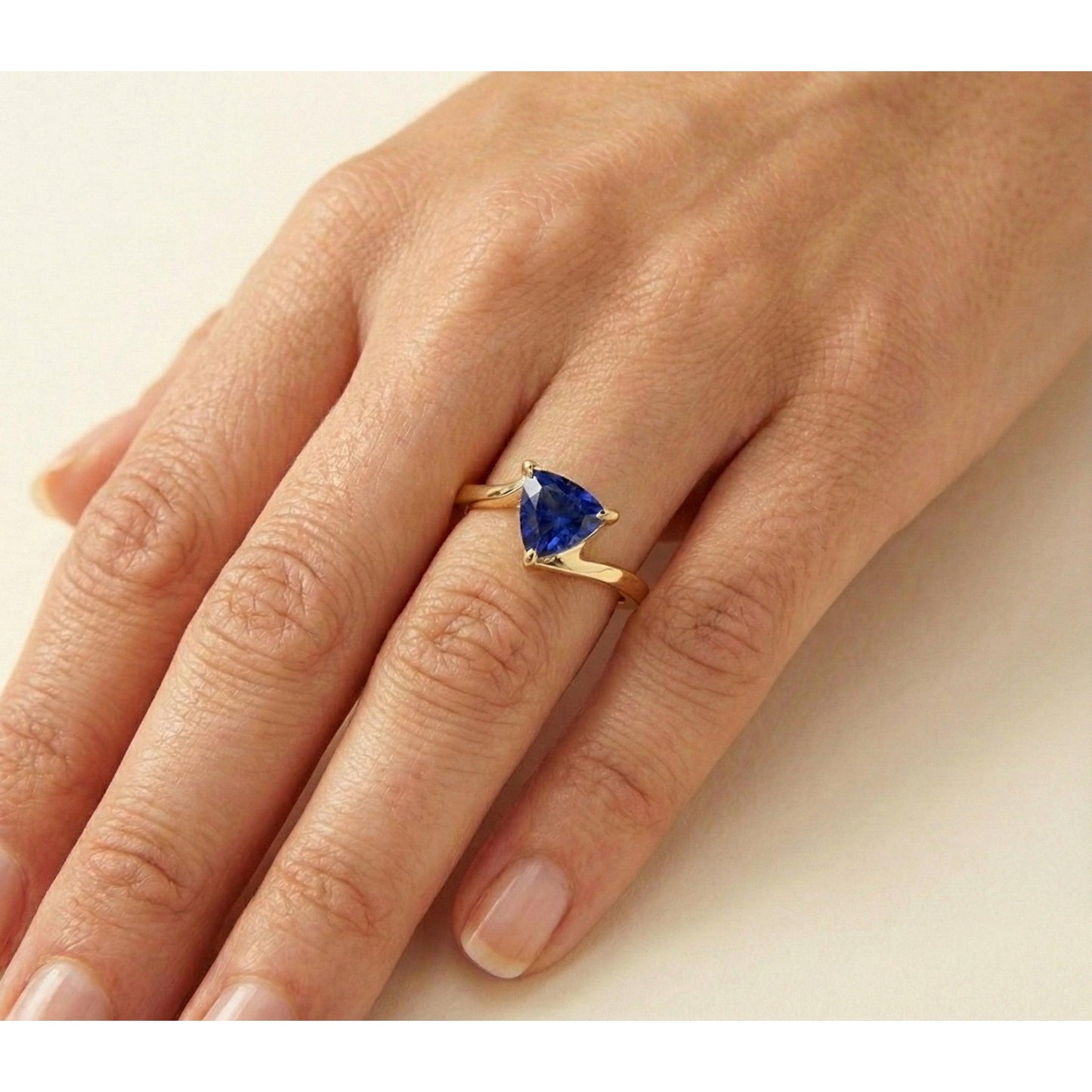 vero diamante 14carati anello su bianco