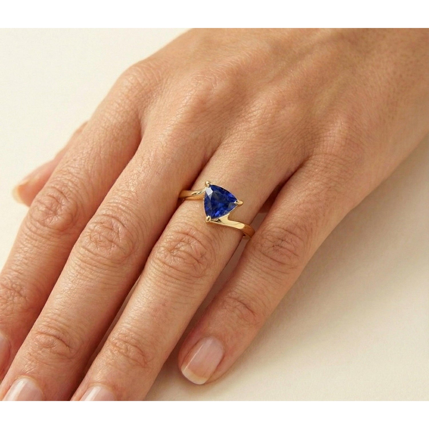 vero diamante 14carati anello su bianco