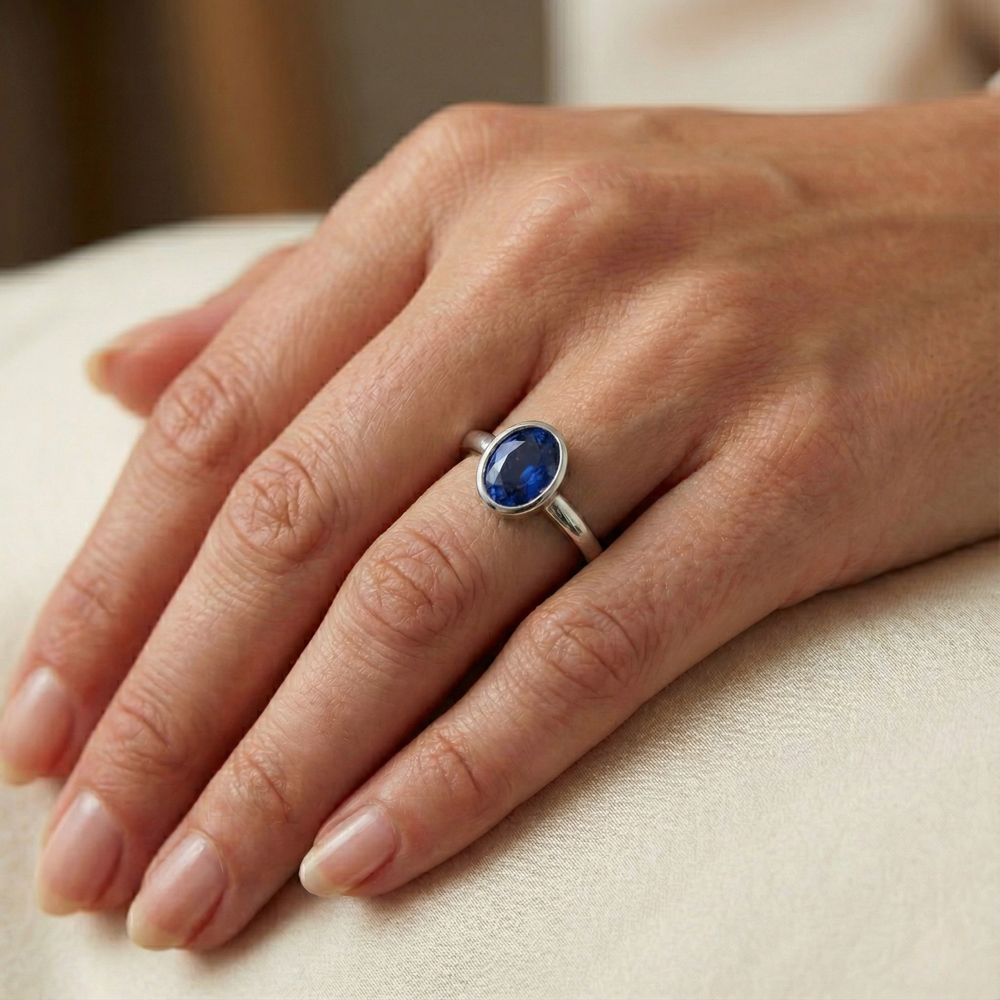 Anello solitario con zaffiro taglio ovale castone set 2 carati gioielli da donna