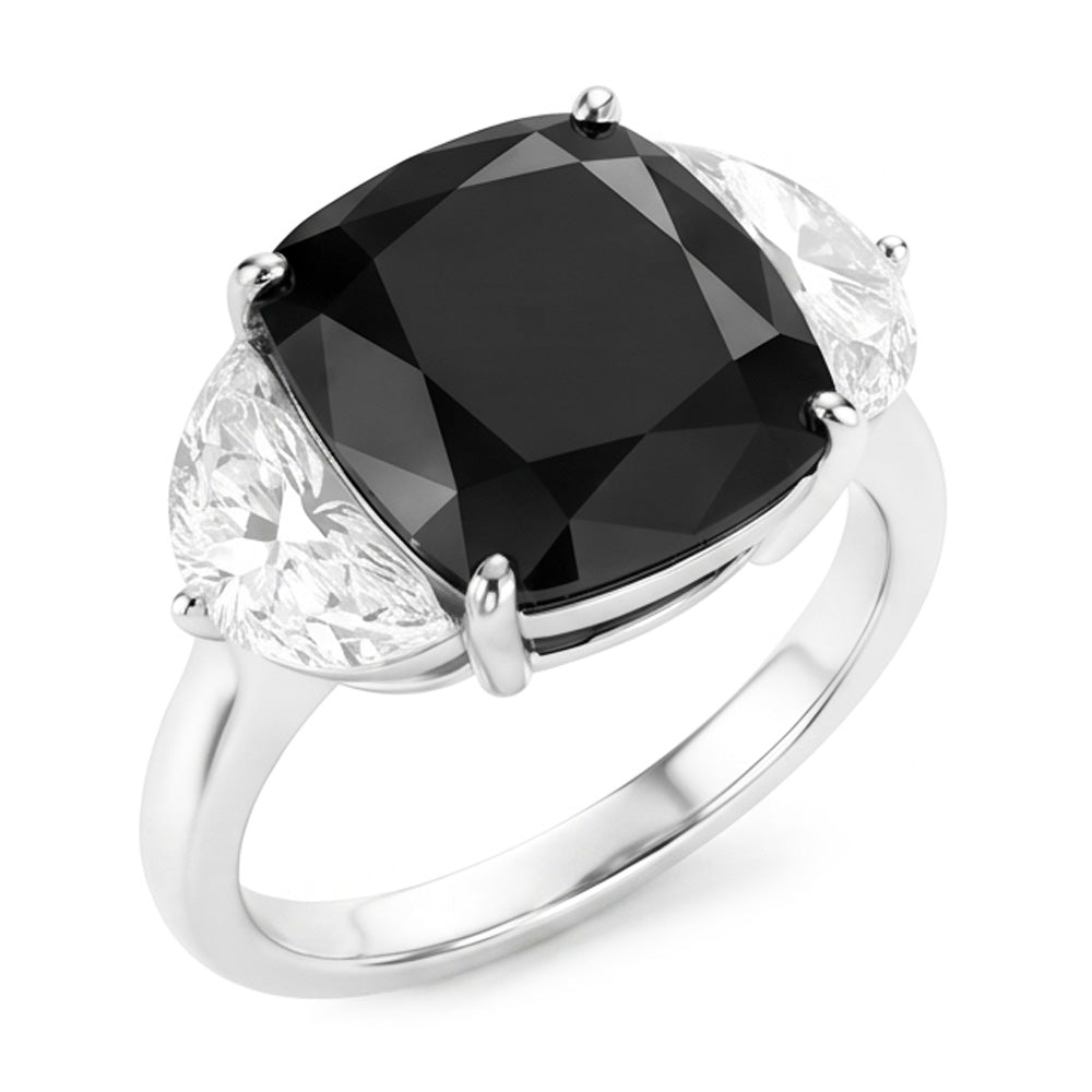 Anello di fidanzamento a tre pietre con diamante nero naturale taglio cuscino da 4,6 carati e mezze lune in Oro Bianco 14 carati