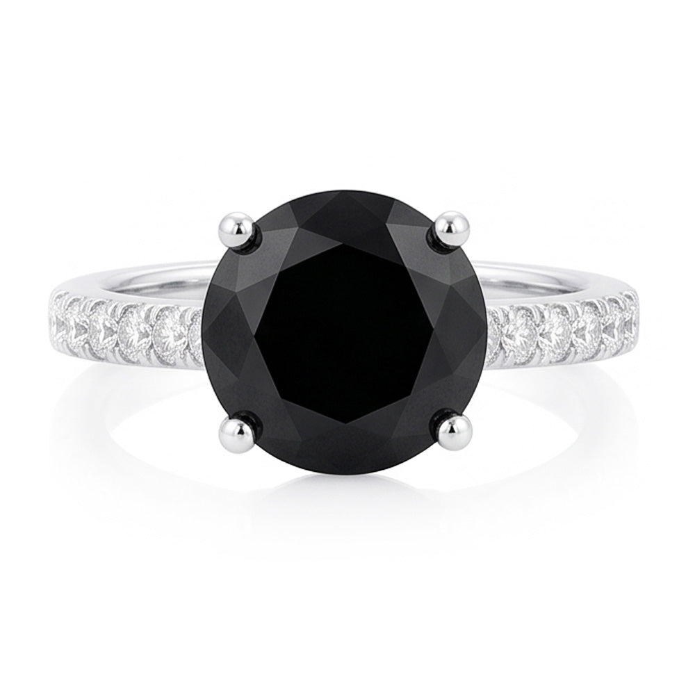 Anello di Fidanzamento Solitario con Diamante Nero Naturale Rotondo da 5 Carati e Pavé in Oro Bianco 14 Carati