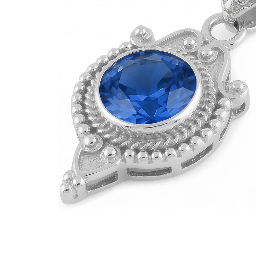 Ciondolo in stile antico con zaffiro blu 8 carati in oro bianco 14K