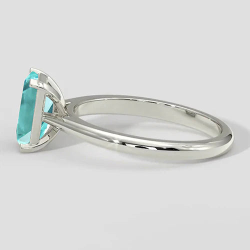 Classico anello Paraiba taglio smeraldo da 2 carati