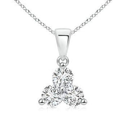 Collana pendente con diamante tondo da 1,50 carati con tre pietre in Oro Bianco 14K