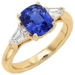 Cuscino con zaffiro Ceylon blu intenso e anello baguette affusolato 9.50 carati